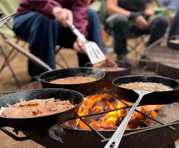 Gråbo: Off-Grid Forest Cooking – ruotsalainen kolbulle ja nuotio