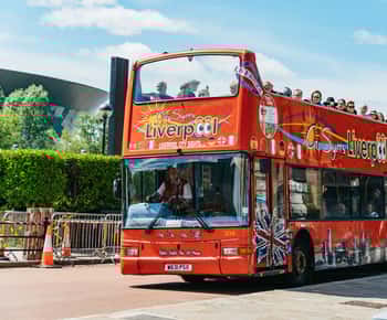 Liverpool: City & Beatles Tour with Live Guide & Live Music