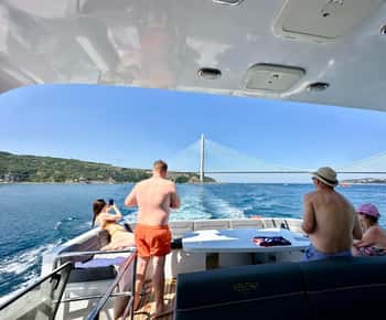 Istanbul: Bosporen- och Svartahavskryssning med lunch
