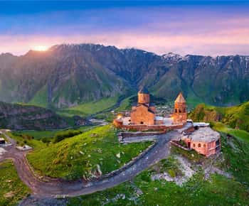 From Tbilisi: Guided Day Trip to Ananuri, Gudauri, & Kazbegi