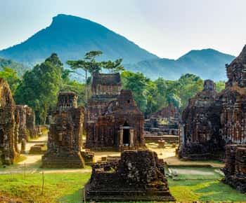 Hoi An: Privatbil til Hue via HaiVan-passet og MySon Sanctuary