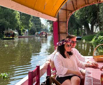 Xochimilco: tradycyjna wycieczka łodzią, kultura i zabawa.