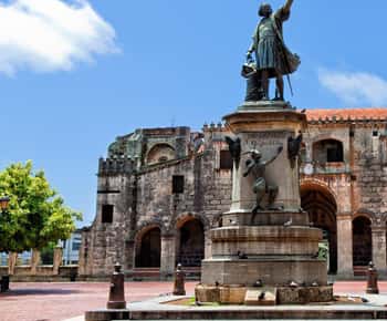 Santo Domingo: City tour e compras saindo de Bayahibe
