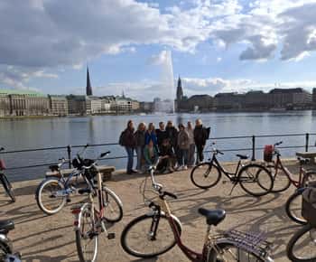 Hamburg: Stadtführung mit dem Fahrrad mit Elbphilharmonie