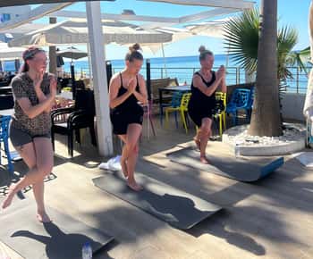 Albufeira: Experiência de Yoga e Reiki com pequeno-almoço