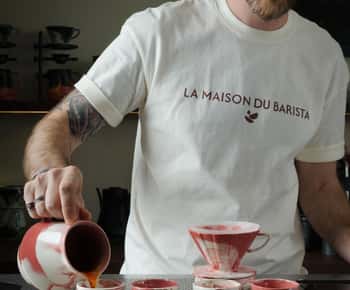 Verborgen bar in Parijs: 4-stappen Specialty koffieproeverij