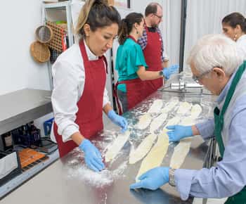 Milão: Aula de cozinha italiana com comida e vinho