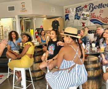Nashville: Taste of Nashville Food and Sightseeing Van Tour