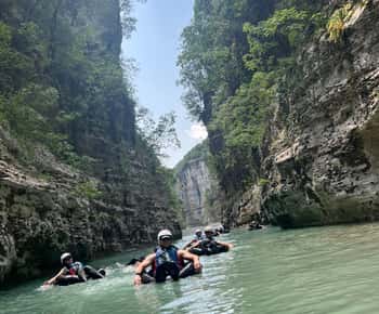Çorovoda: Tour di rafting e tubing nel canyon di Osumi