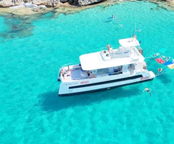 Palma: Deluxe Catamaran with Snacks, Drink, SUP & Snorkeling