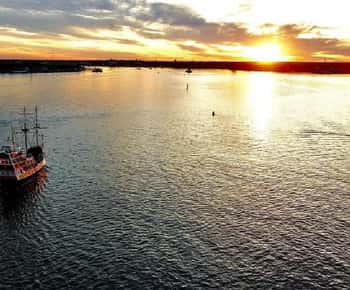 St. Augustine: Black Raven Tropical Sunset Cruise