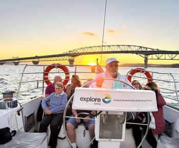 Auckland: Harbour Sailing Cruise with 3-Course Dinner