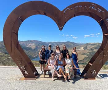 Porto: Tour de vinhos no Vale do Douro com um sommelier e passeio de barco