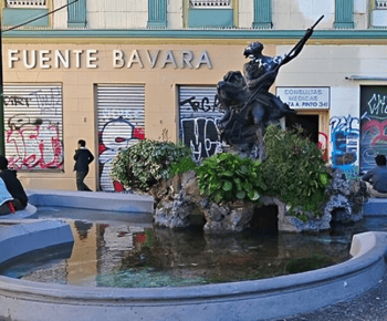 Valparaiso : Must-See Sites Walking Tour With A Guide