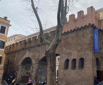 Rome: Passetto di Borgo Night Guided Tour