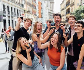 Madrid: Tapas Food Tour with Drinks and Food