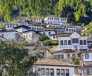 De Tirana/Durrës/Golem: viagem de 1 dia a Berat + degustação de vinhos
