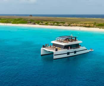 Willemstad: Klein Curaçao Catamaran Yacht Tour