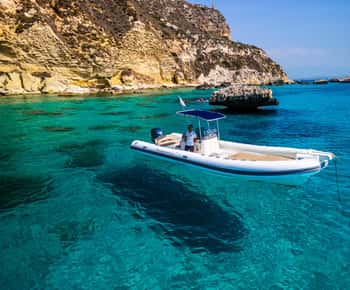Cagliari: Boat Tour with 5 Snorkeling Stops & Free Drinks