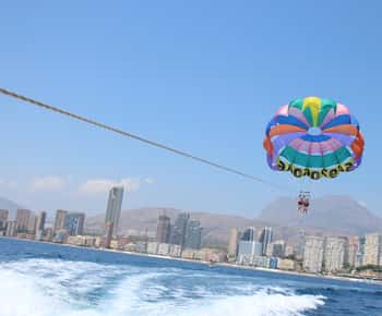 Benidorm: Experiência de parasailing