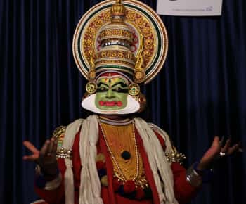 Kochi: Kathakali Evening Show with Transfers