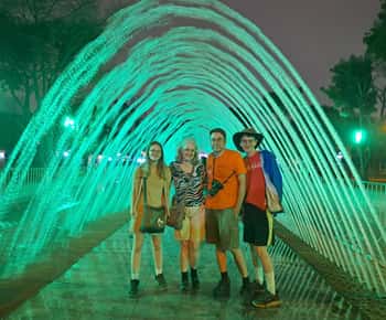 Lima: Wasserzauber-Rundkurs, Nachttour durch die Innenstadt und Katakomben