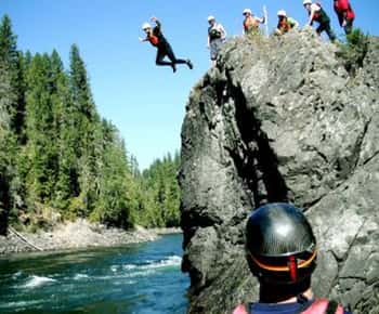 Clearwater BC Rafting mit Zeit für eine Wasserfall-Tour