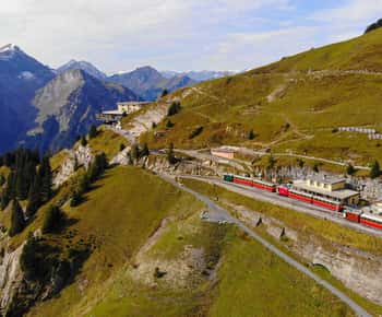 Von Zürich aus: Tagestour Grindelwald und First Cliff Walk