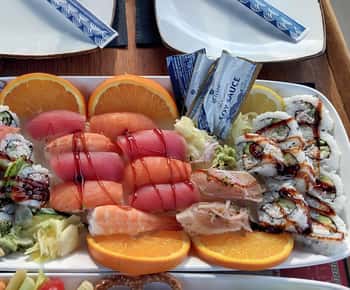 Marina Del Rey: Una romantica crociera in barca con sushi e vino