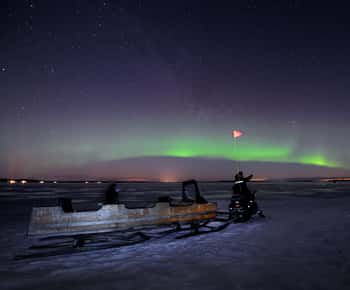 Luleå : Northern Lights Tour on a Snowmobile drawn Sled