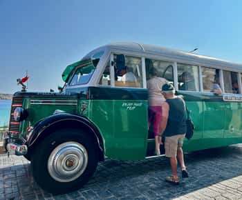 Malta: 5 hr Vintage Bus Tour - Mdina, Mosta & more inc. food