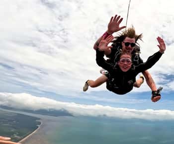 Airlie Beach: Experiência de paraquedismo em tandem com aterrissagem na praia