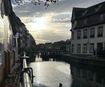 Walking tour of the city center