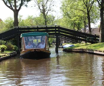 Giethoorn: Canal Cruise & lake Tour & Sightseeing Village