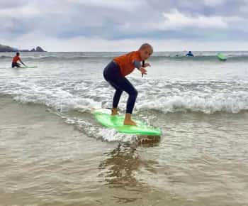 Mundaka: Surfing Course Initiation