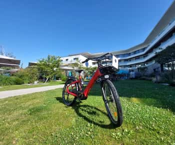 Annecy-le-Vieux, France: Electric and Muscle Bike Rentals