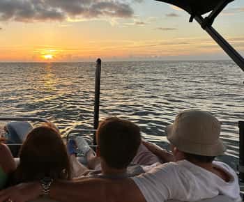 Naples: Sunset Boat Tour with Snacks and Drinks