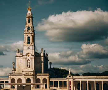 De Lisboa: Excursão a Fátima, Batalha, Nazaré e Óbidos com guia italiano
