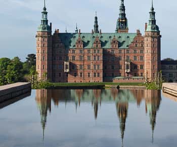 Easy Pace Tour of Kronborg Castle and Frederiksborg Palace
