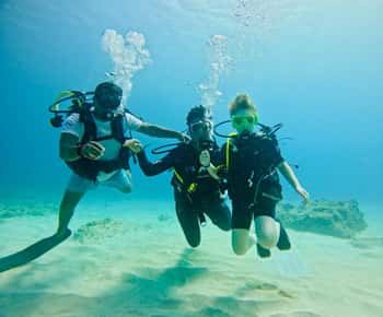 Discover Scuba Diving in BEL OMBRE