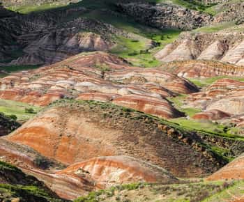 From Tbilisi: Rainbow Mountain & David Gareja Monastery Trip