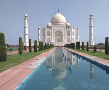 Bengaluru Agra Same Day Tour with return flights and Lunch