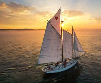 Portland, Maine: Sunset Windjammer Cruise Along the Coast