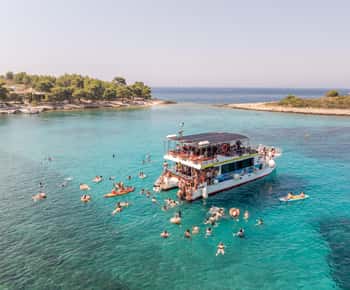 Split : Croisière à Hvar, Brač et Pakleni avec déjeuner et boissons