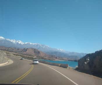 Mendoza: medio dia en la precordillera de los Andes