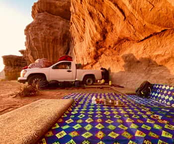 Wadi Rum: 4x4 Desert Adventure with Lunch and Tea