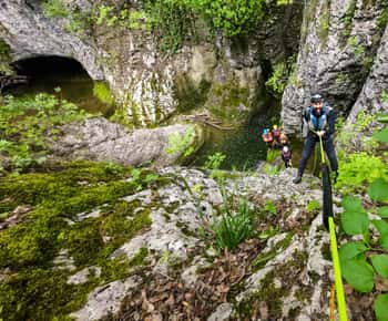 Emen: Canyoning w wąwozie Negovanka z opcjonalnym bezpłatnym kempingiem