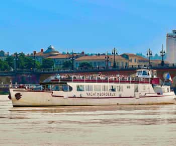 Bordeaux: Flussfahrt auf der Garonne mit einem Glas Wein und Canelé
