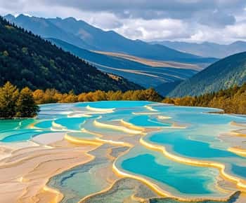 Chengdu: Jiuzhaigou and Huanglong 3-Day Tour with Train