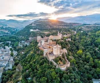 Visita a la Alhambra y los Palacios Nazaríes con tickets de entrada